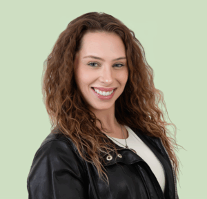 Christina Calderon, Registered Psychotherapist (Qualifying)