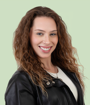 Christina Calderon, Registered Psychotherapist (Qualifying)