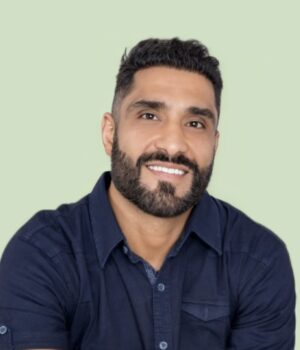 Arman Esmaili, Registered Psychotherapist (Qualifying)