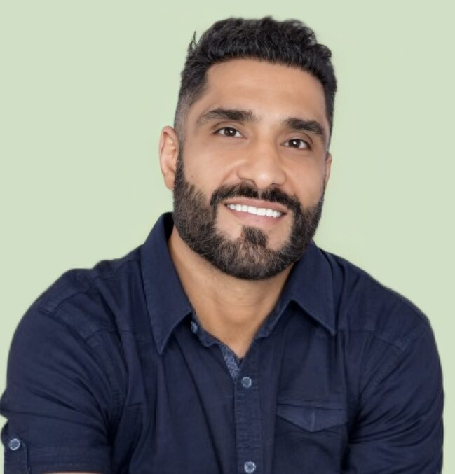 Arman Esmaili, Registered Psychotherapist (Qualifying)